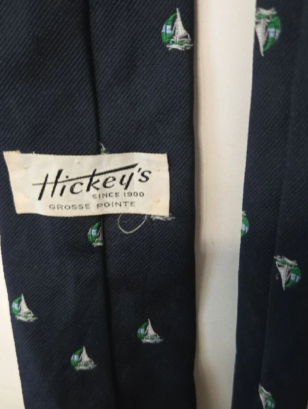 Vintage Hickey Freeman Navy Anchor Tie – Classic Nautical Silk Necktie.